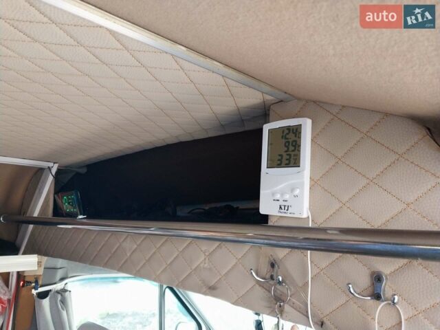 Белый Мерседес Sprinter, объемом двигателя 2.1 л и пробегом 400 тыс. км за 28000 $, фото 24 на Automoto.ua