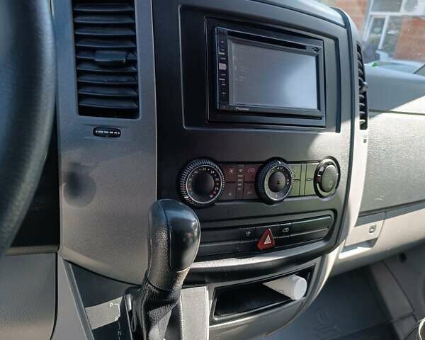 Белый Мерседес Sprinter, объемом двигателя 3 л и пробегом 560 тыс. км за 20498 $, фото 11 на Automoto.ua