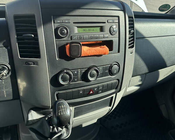 Белый Мерседес Sprinter, объемом двигателя 2.14 л и пробегом 381 тыс. км за 14000 $, фото 12 на Automoto.ua