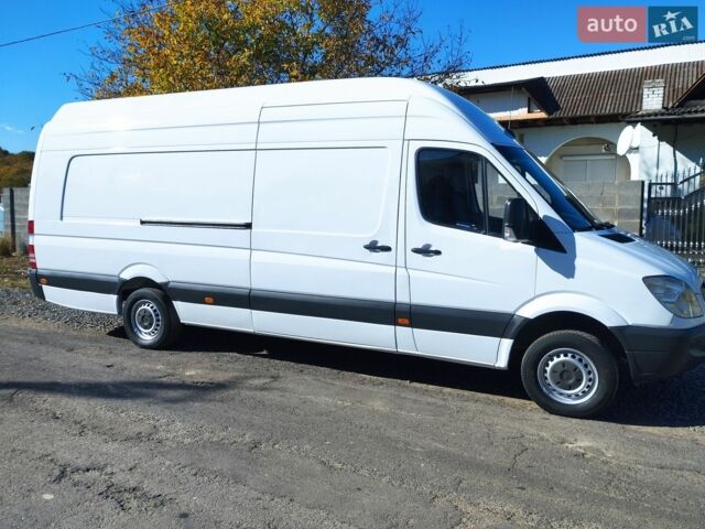 Белый Мерседес Sprinter, объемом двигателя 2.2 л и пробегом 563 тыс. км за 13300 $, фото 2 на Automoto.ua