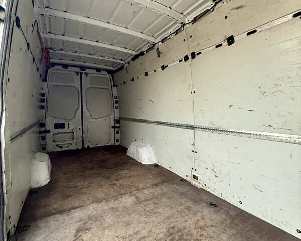 Белый Мерседес Sprinter, объемом двигателя 2.2 л и пробегом 400 тыс. км за 12300 $, фото 16 на Automoto.ua