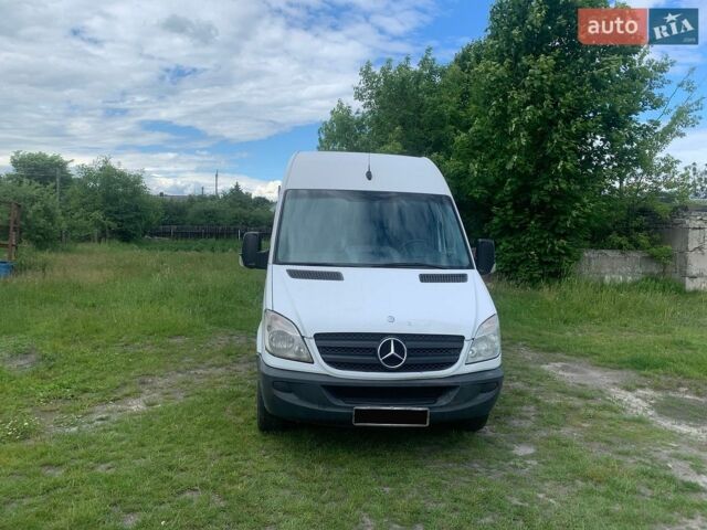 Белый Мерседес Sprinter, объемом двигателя 2.14 л и пробегом 546 тыс. км за 9800 $, фото 5 на Automoto.ua