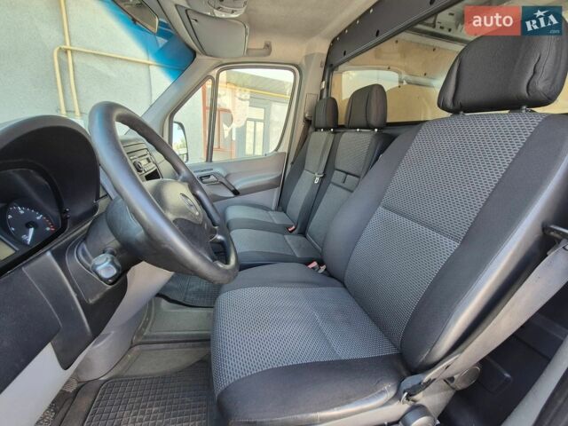 Белый Мерседес Sprinter, объемом двигателя 2.1 л и пробегом 255 тыс. км за 13500 $, фото 25 на Automoto.ua