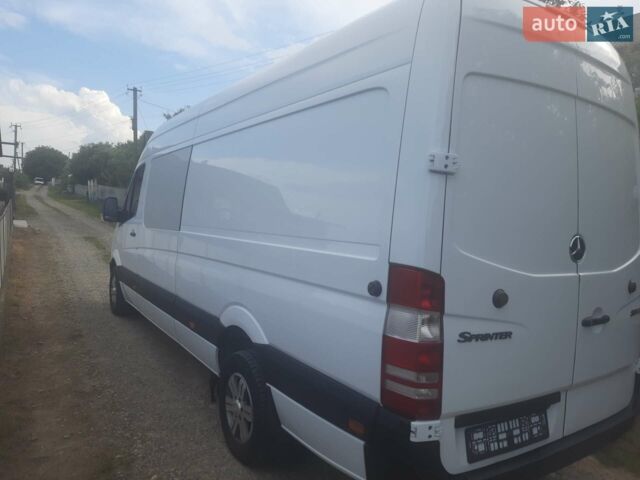 Белый Мерседес Sprinter, объемом двигателя 3 л и пробегом 500 тыс. км за 17800 $, фото 3 на Automoto.ua