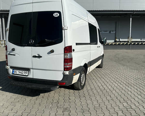 Белый Мерседес Sprinter, объемом двигателя 2.14 л и пробегом 381 тыс. км за 14000 $, фото 5 на Automoto.ua