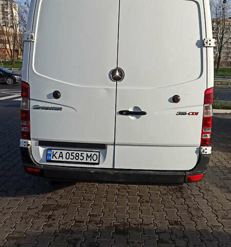Белый Мерседес Sprinter, объемом двигателя 2.1 л и пробегом 401 тыс. км за 16000 $, фото 4 на Automoto.ua