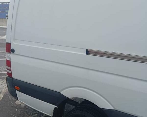Белый Мерседес Sprinter, объемом двигателя 2.2 л и пробегом 508 тыс. км за 16000 $, фото 7 на Automoto.ua