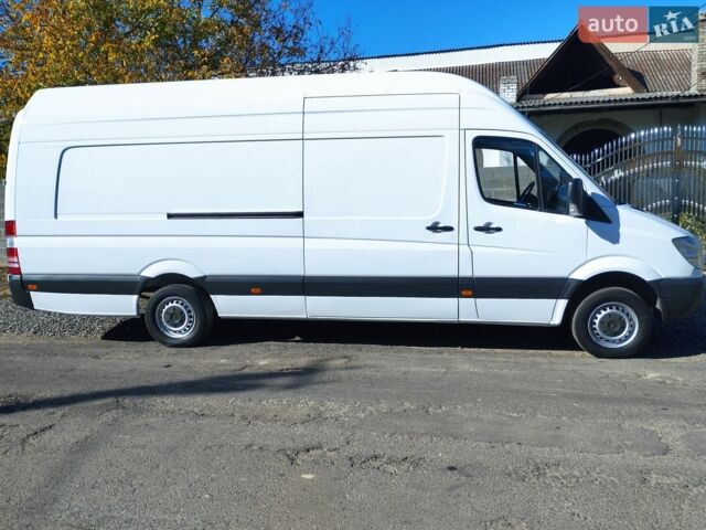 Белый Мерседес Sprinter, объемом двигателя 2.2 л и пробегом 563 тыс. км за 13300 $, фото 3 на Automoto.ua