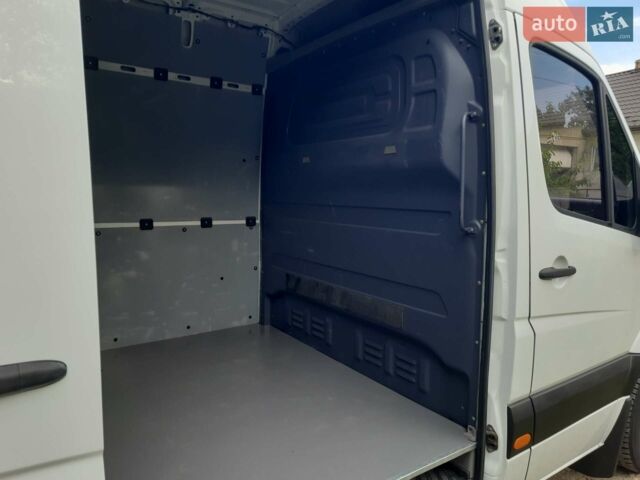 Белый Мерседес Sprinter, объемом двигателя 3 л и пробегом 500 тыс. км за 17800 $, фото 6 на Automoto.ua
