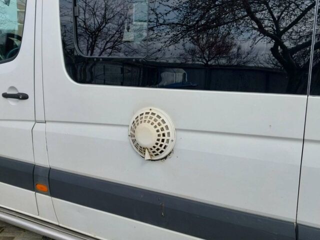 Белый Мерседес Sprinter, объемом двигателя 2.1 л и пробегом 400 тыс. км за 28000 $, фото 26 на Automoto.ua
