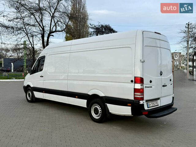 Белый Мерседес Sprinter, объемом двигателя 2.2 л и пробегом 400 тыс. км за 12300 $, фото 5 на Automoto.ua