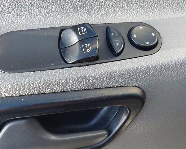 Белый Мерседес Sprinter, объемом двигателя 2.99 л и пробегом 455 тыс. км за 12800 $, фото 17 на Automoto.ua