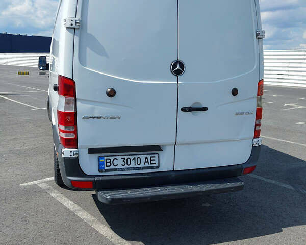 Белый Мерседес Sprinter, объемом двигателя 2.1 л и пробегом 478 тыс. км за 13500 $, фото 1 на Automoto.ua