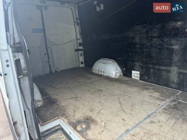 Белый Мерседес Sprinter, объемом двигателя 2.1 л и пробегом 370 тыс. км за 12800 $, фото 12 на Automoto.ua