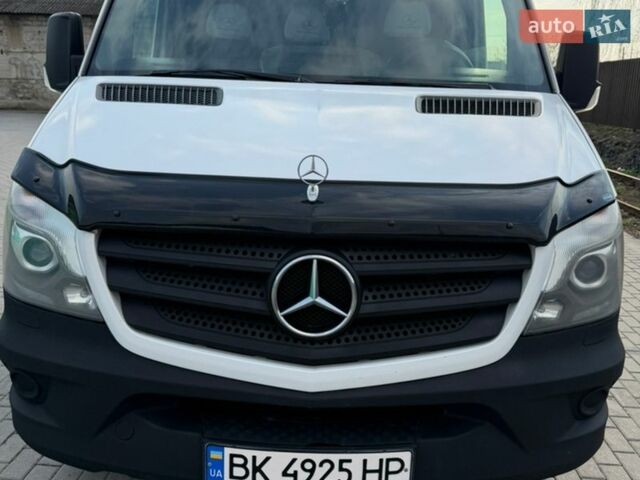 Белый Мерседес Sprinter, объемом двигателя 2.14 л и пробегом 999 тыс. км за 12800 $, фото 1 на Automoto.ua