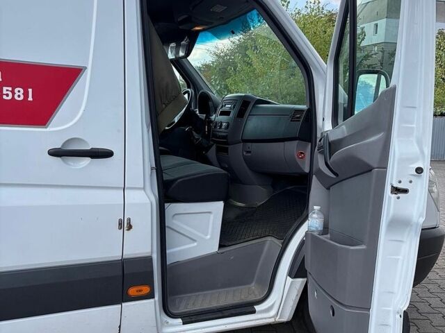Белый Мерседес Sprinter, объемом двигателя 2.14 л и пробегом 295 тыс. км за 15000 $, фото 4 на Automoto.ua