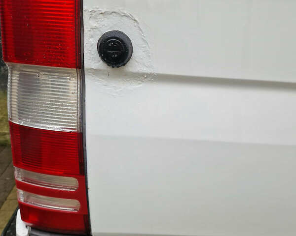 Белый Мерседес Sprinter, объемом двигателя 2.99 л и пробегом 514 тыс. км за 18000 $, фото 10 на Automoto.ua