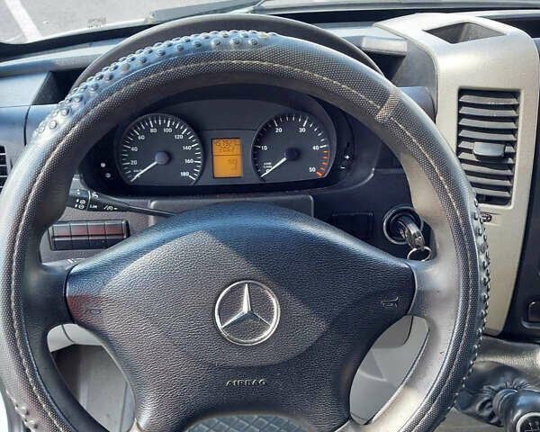 Белый Мерседес Sprinter, объемом двигателя 2.1 л и пробегом 478 тыс. км за 13500 $, фото 7 на Automoto.ua