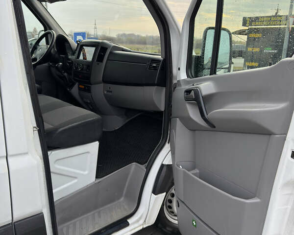 Білий Мерседес Sprinter, об'ємом двигуна 2.2 л та пробігом 430 тис. км за 11900 $, фото 9 на Automoto.ua