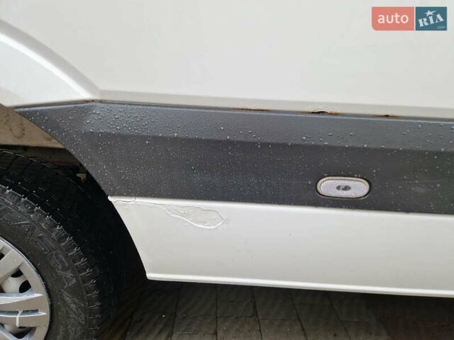 Белый Мерседес Sprinter, объемом двигателя 2.99 л и пробегом 514 тыс. км за 18000 $, фото 15 на Automoto.ua