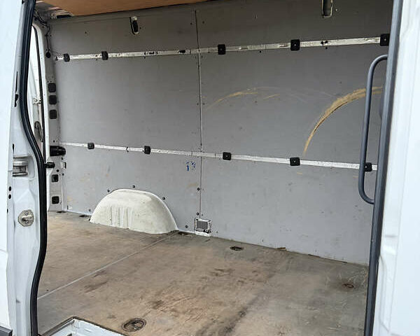 Белый Мерседес Sprinter, объемом двигателя 2.99 л и пробегом 200 тыс. км за 24500 $, фото 13 на Automoto.ua