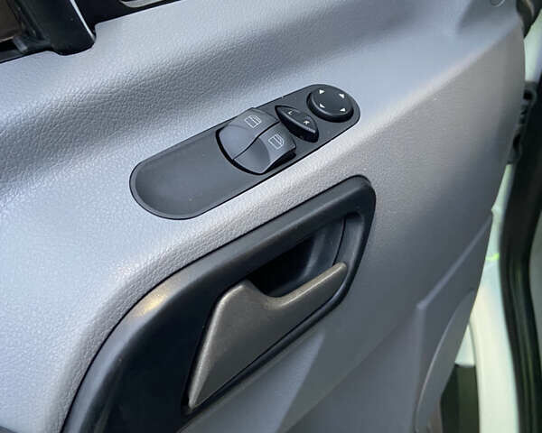 Білий Мерседес Sprinter, об'ємом двигуна 2.2 л та пробігом 259 тис. км за 18700 $, фото 2 на Automoto.ua