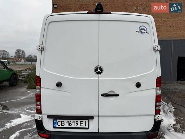 Белый Мерседес Sprinter, объемом двигателя 2.1 л и пробегом 370 тыс. км за 12800 $, фото 4 на Automoto.ua