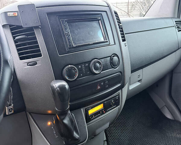 Белый Мерседес Sprinter, объемом двигателя 2.99 л и пробегом 200 тыс. км за 24500 $, фото 17 на Automoto.ua