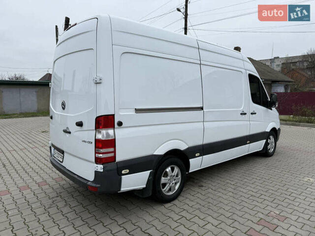 Белый Мерседес Sprinter, объемом двигателя 2.14 л и пробегом 385 тыс. км за 19373 $, фото 5 на Automoto.ua