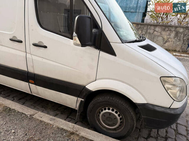 Белый Мерседес Sprinter, объемом двигателя 2.14 л и пробегом 557 тыс. км за 11300 $, фото 17 на Automoto.ua