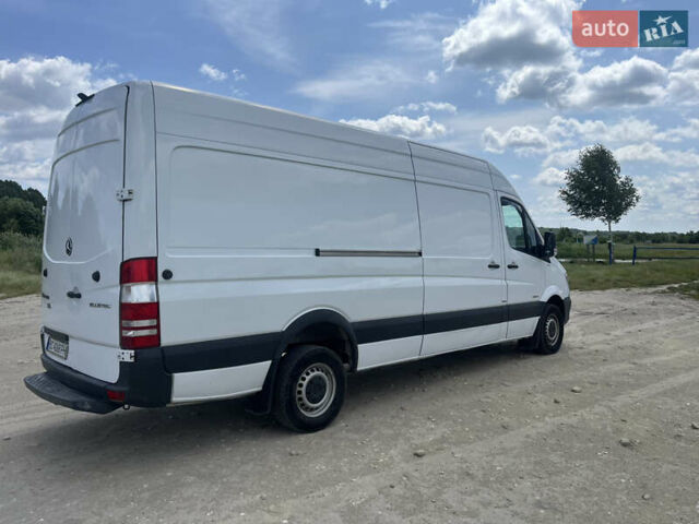 Білий Мерседес Sprinter, об'ємом двигуна 3 л та пробігом 390 тис. км за 18000 $, фото 5 на Automoto.ua