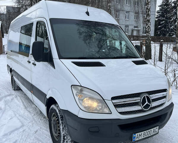 Белый Мерседес Sprinter, объемом двигателя 2.14 л и пробегом 333 тыс. км за 13500 $, фото 1 на Automoto.ua