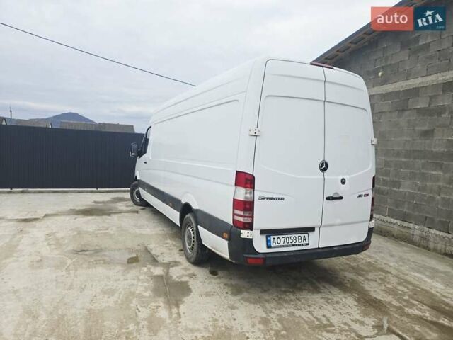 Белый Мерседес Sprinter, объемом двигателя 2.1 л и пробегом 330 тыс. км за 13900 $, фото 8 на Automoto.ua