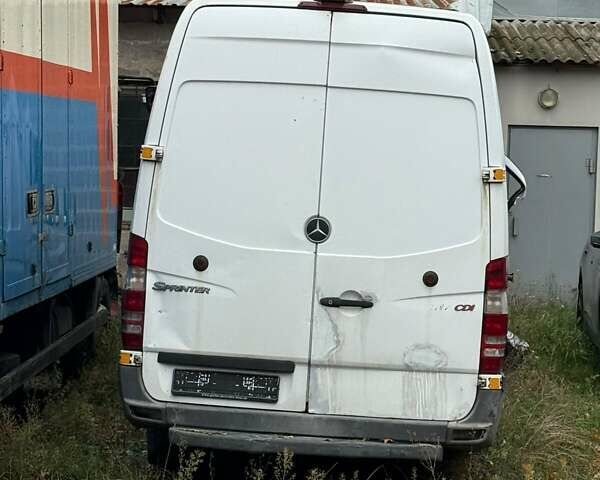 Белый Мерседес Sprinter, объемом двигателя 3 л и пробегом 400 тыс. км за 10000 $, фото 7 на Automoto.ua