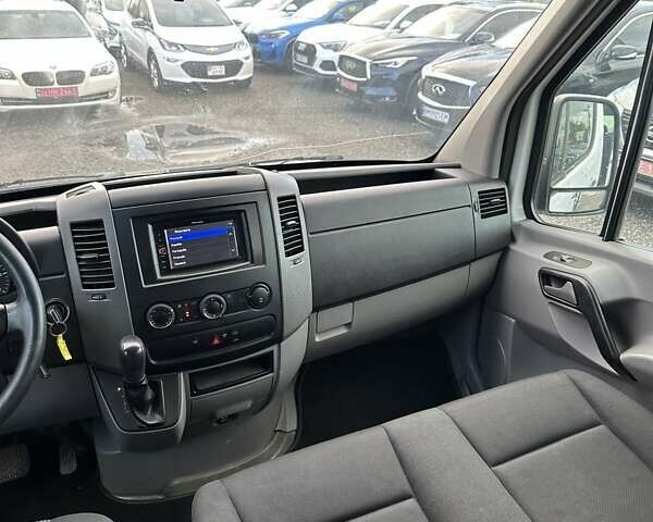 Белый Мерседес Sprinter, объемом двигателя 2.99 л и пробегом 489 тыс. км за 13499 $, фото 26 на Automoto.ua
