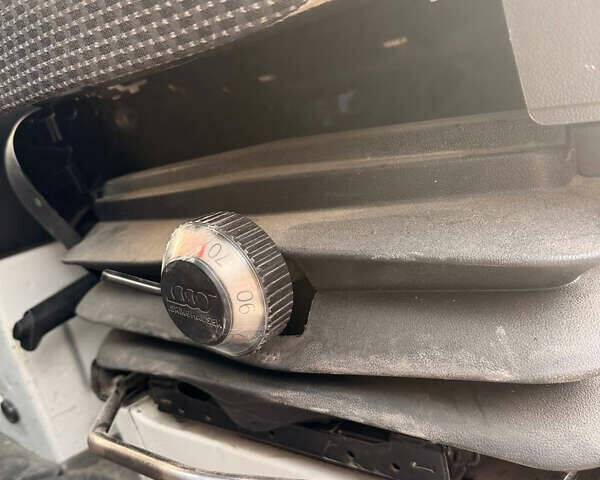 Белый Мерседес Sprinter, объемом двигателя 2.14 л и пробегом 557 тыс. км за 11300 $, фото 18 на Automoto.ua