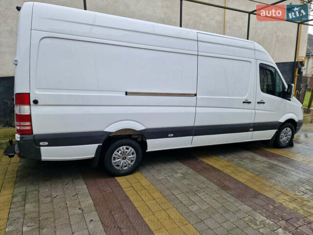 Белый Мерседес Sprinter, объемом двигателя 2.99 л и пробегом 514 тыс. км за 18000 $, фото 4 на Automoto.ua