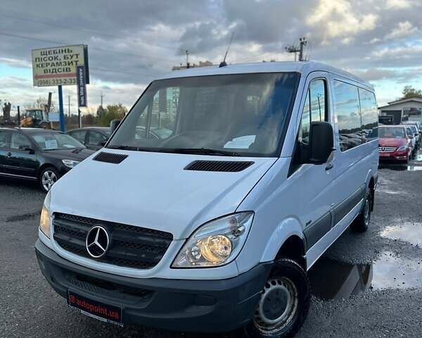 Белый Мерседес Sprinter, объемом двигателя 2.99 л и пробегом 489 тыс. км за 13499 $, фото 2 на Automoto.ua