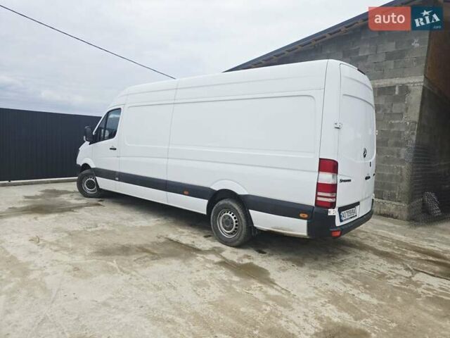 Белый Мерседес Sprinter, объемом двигателя 2.1 л и пробегом 330 тыс. км за 13900 $, фото 9 на Automoto.ua