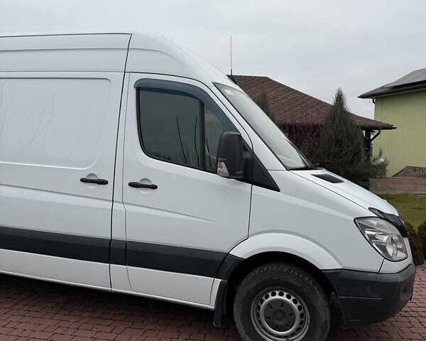 Белый Мерседес Sprinter, объемом двигателя 2.99 л и пробегом 200 тыс. км за 24500 $, фото 3 на Automoto.ua