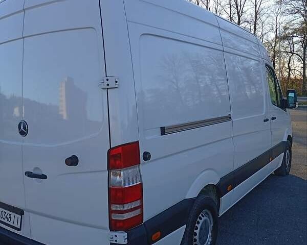 Белый Мерседес Sprinter, объемом двигателя 2.2 л и пробегом 307 тыс. км за 15600 $, фото 2 на Automoto.ua