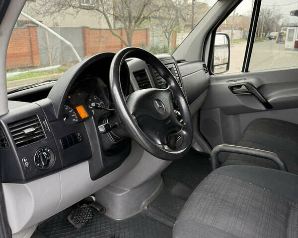 Белый Мерседес Sprinter, объемом двигателя 2.14 л и пробегом 385 тыс. км за 19373 $, фото 11 на Automoto.ua