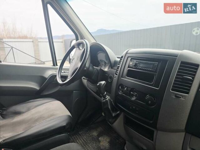 Белый Мерседес Sprinter, объемом двигателя 2.1 л и пробегом 330 тыс. км за 13900 $, фото 5 на Automoto.ua