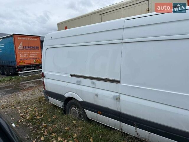 Белый Мерседес Sprinter, объемом двигателя 3 л и пробегом 400 тыс. км за 10000 $, фото 2 на Automoto.ua