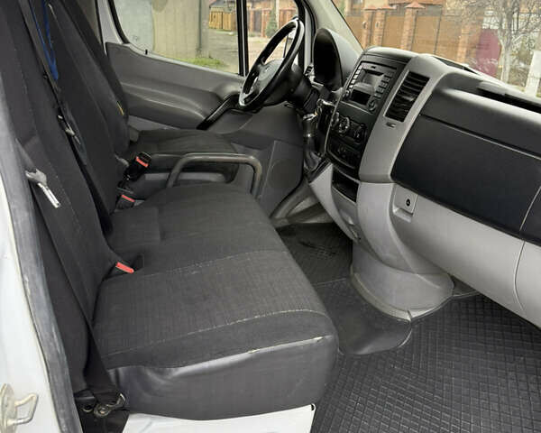 Белый Мерседес Sprinter, объемом двигателя 2.14 л и пробегом 385 тыс. км за 19373 $, фото 12 на Automoto.ua