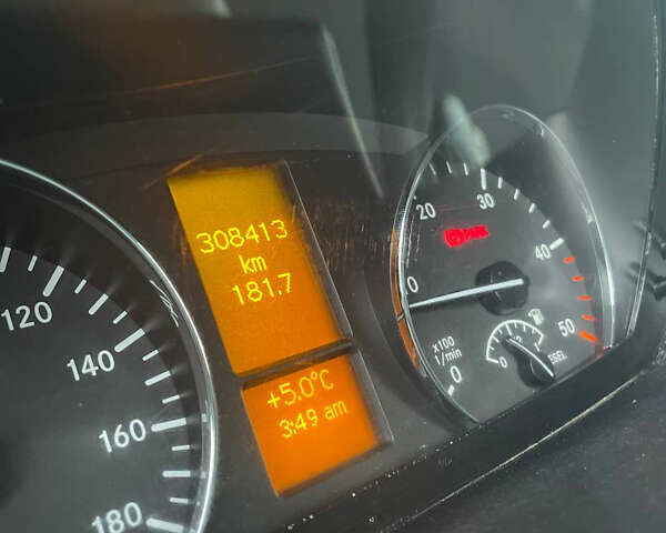 Білий Мерседес Sprinter, об'ємом двигуна 2.1 л та пробігом 330 тис. км за 13100 $, фото 5 на Automoto.ua