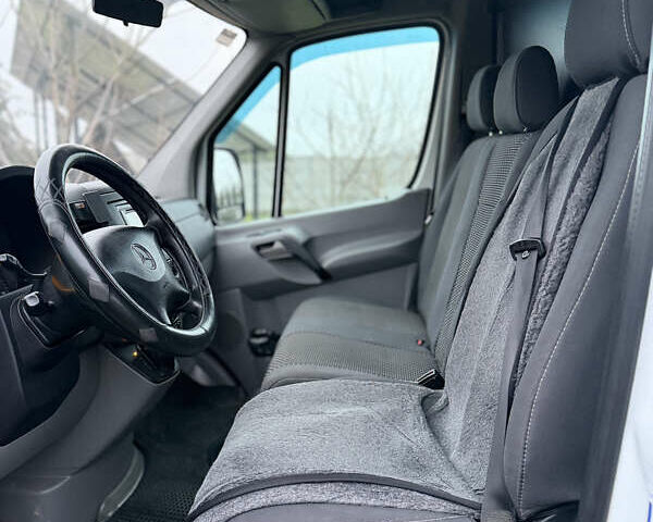 Белый Мерседес Sprinter, объемом двигателя 2.99 л и пробегом 200 тыс. км за 24500 $, фото 18 на Automoto.ua