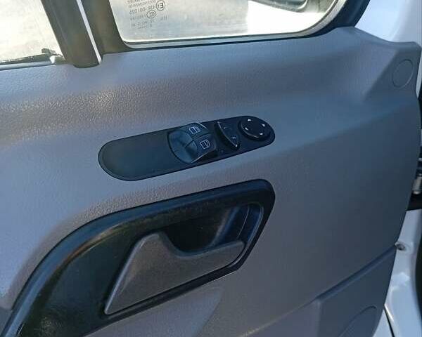 Белый Мерседес Sprinter, объемом двигателя 2.2 л и пробегом 307 тыс. км за 15600 $, фото 10 на Automoto.ua