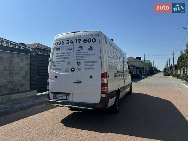 Белый Мерседес Sprinter, объемом двигателя 2.14 л и пробегом 540 тыс. км за 10000 $, фото 5 на Automoto.ua