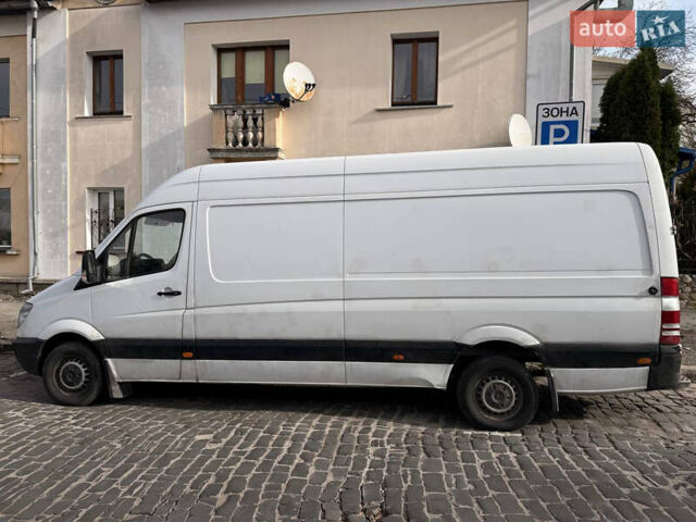 Белый Мерседес Sprinter, объемом двигателя 2.14 л и пробегом 557 тыс. км за 11300 $, фото 3 на Automoto.ua
